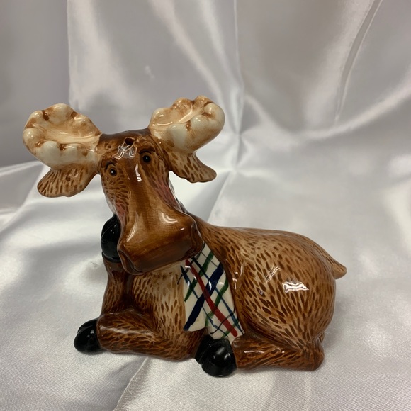 Vintage 2005 Young’s Moose Salt and Pepper Shakers - Picture 3 of 6